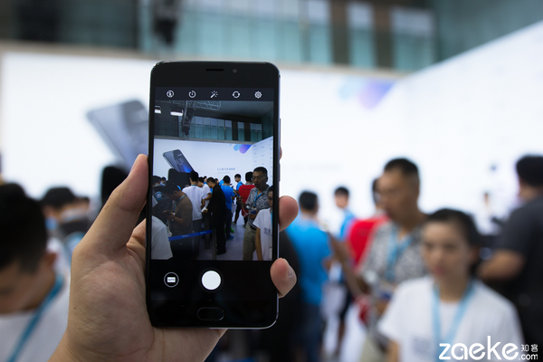 魅蓝e2开箱上手体验,魅蓝e简单小评测