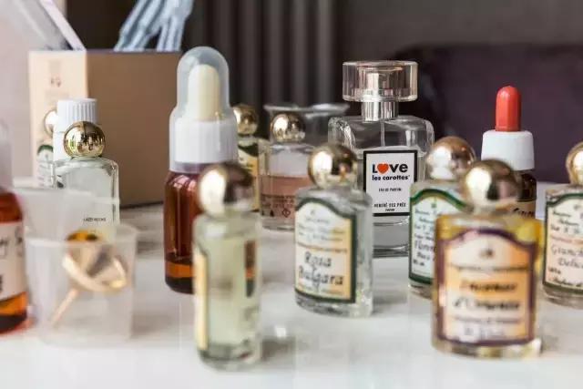 看完这篇，小白也知道如何零差评送出有逼格的小*香众**水