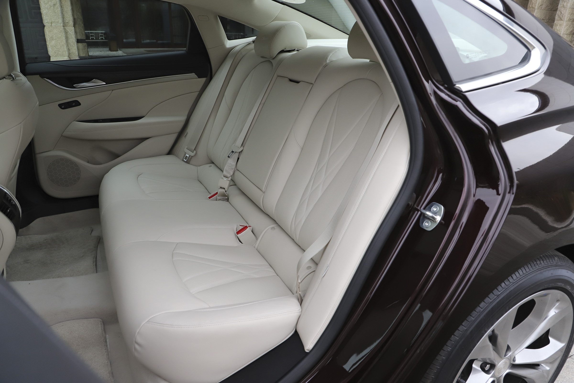 别克君越新款官方指导价优惠多少,2021别克君越旗舰版价格