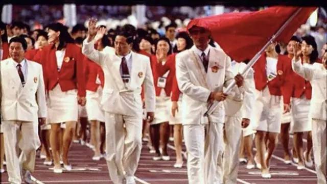 曾经美爆的社会主义复古风哪去了？为什么叕玩起了番茄炒蛋的老梗