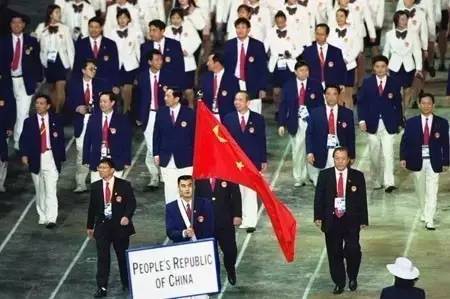 曾经美爆的社会主义复古风哪去了？为什么叕玩起了番茄炒蛋的老梗