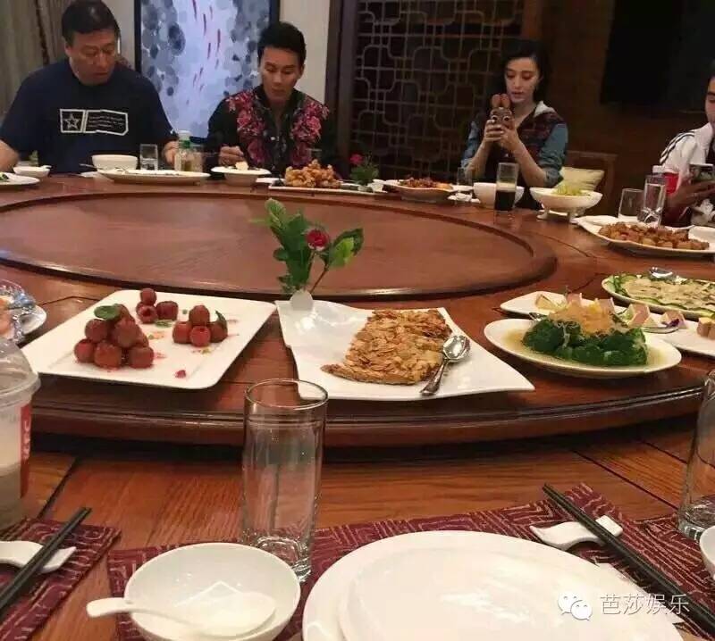 每日星范|范冰冰论手机壳种草狂魔，我只服范爷！