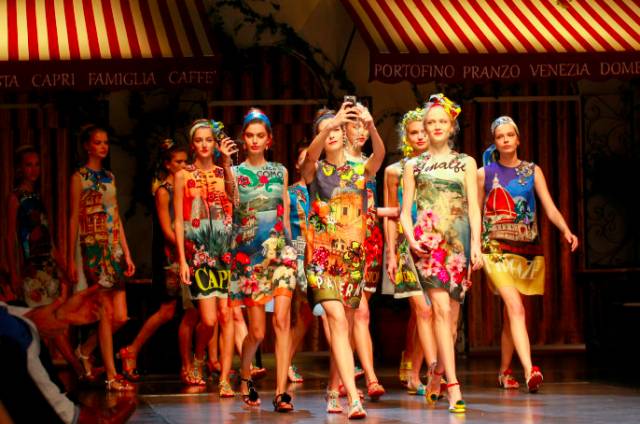 每日星范|范冰冰论手机壳种草狂魔，我只服范爷！