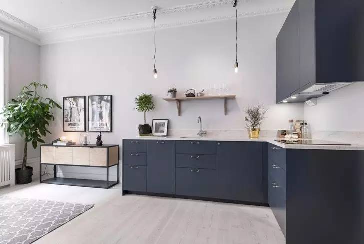 少些高家具，即使37㎡也显得开阔