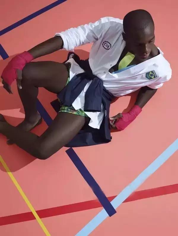 曾经美爆的社会主义复古风哪去了？为什么叕玩起了番茄炒蛋的老梗