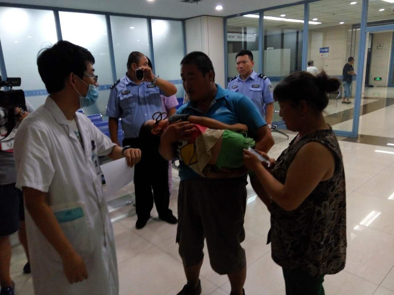 男童被剪刀刺伤致大动脉破裂出血,太阳穴被剪刀刺伤会怎么样