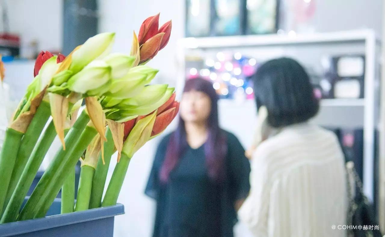 夜访北京皇城根儿下的五家花店：七夕不约会，只约花讲花艺