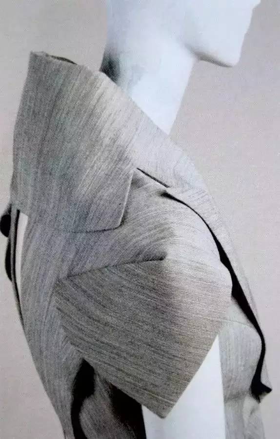 怎样判断一件衣服是否有质量问题,怎样判断一件衣服的质量好不好