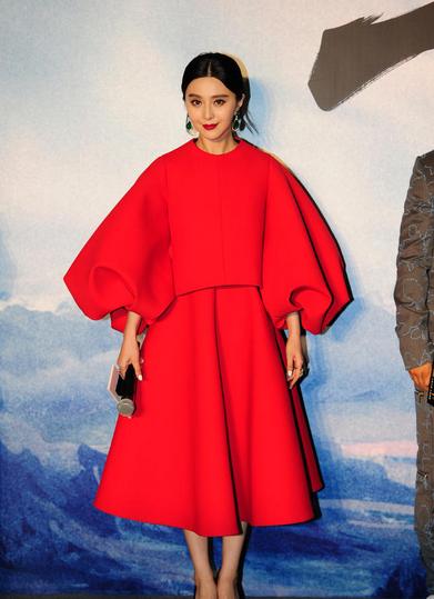 谁还敢笑?时尚圈其实一直都爱“番茄炒蛋”