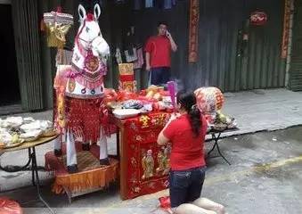 闽南人在鬼月的正确解锁姿势应该是酱紫滴