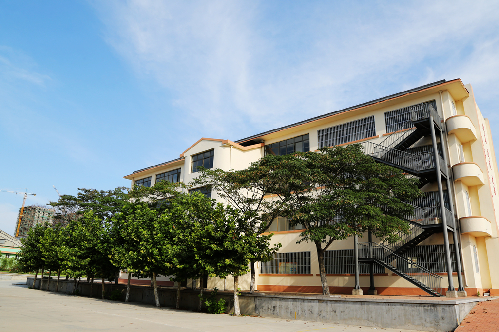 山东省威海市文登区七里中学介绍,威海市文登区七里中学转第二中学