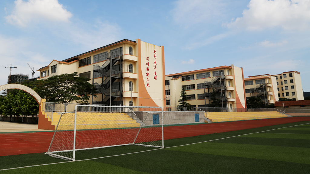 山东省威海市文登区七里中学介绍,威海市文登区七里中学转第二中学