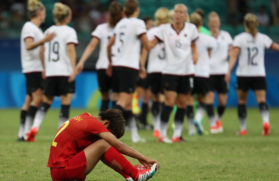 服不服，不服打到你趴下——奥运足球史上的大比分狂扫！