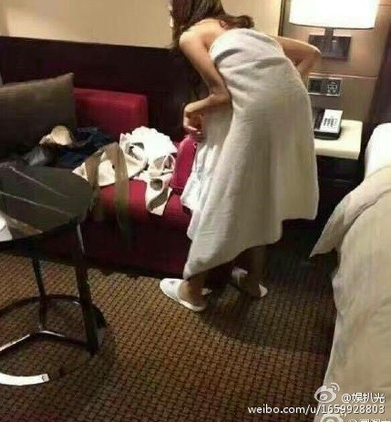 邻居证王宝强清白：从没见过他和别的姑娘一起