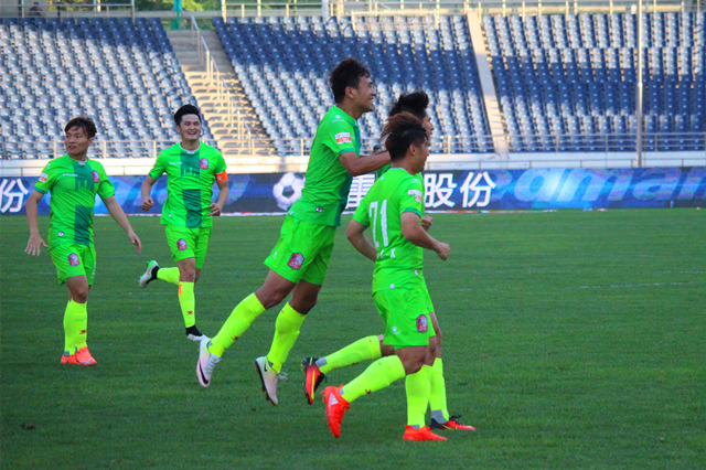 *疆新**进前四跻身冲超军团，权健屠深圳回榜首，北控人和皆掉队