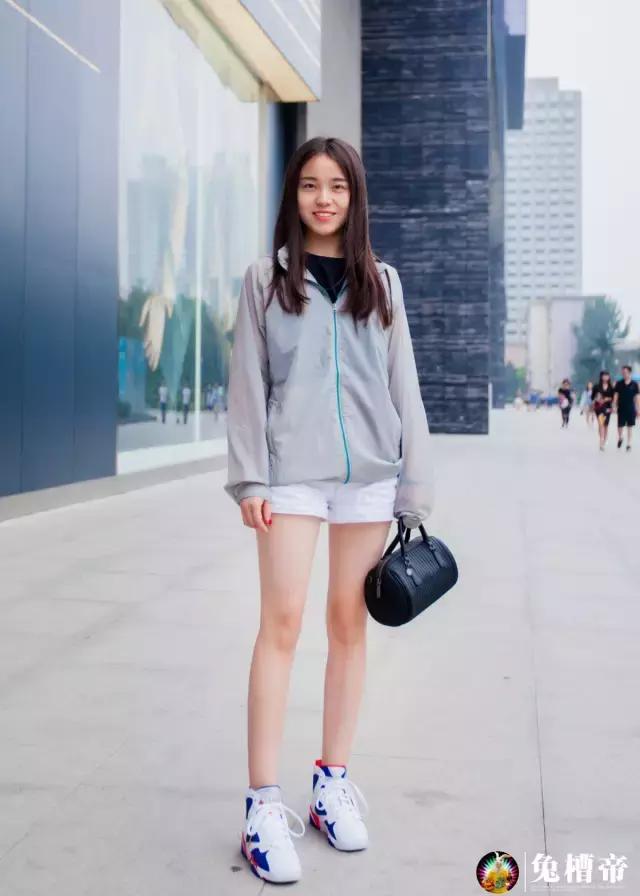 穿上运动鞋去跑10公里,穿上跑鞋就可以运动