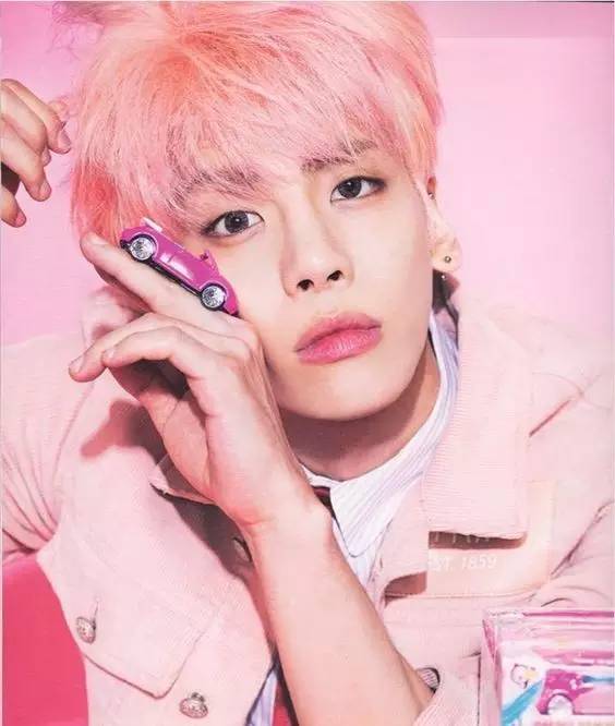 颜控|真心美美哒看欧巴们穿樱花粉