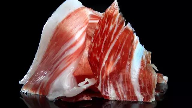 哪个地方有火腿 (有火腿的地方)