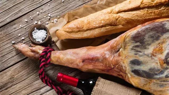 哪个地方有火腿 (有火腿的地方)