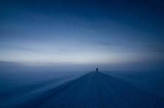 极简主义生活真的舒服吗,极简主义生活的极致一定是简与静