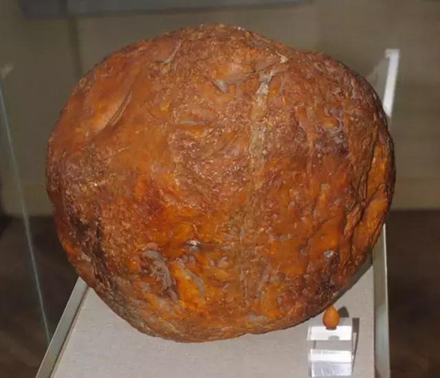 最大的琥珀蜜蜡原石,世界最贵蜜蜡原石