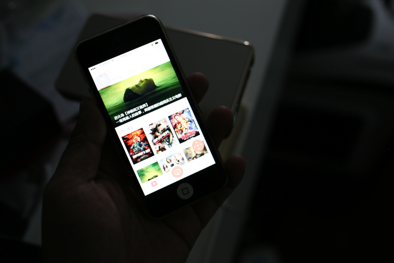 和小媚一起看电影!神画小媚微投体验