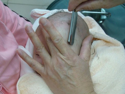 婆婆的这种行为让儿媳哭笑不得,婆婆各种坏习惯