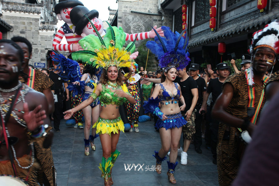 这个夏天巴西激情桑巴火了连山城小镇都是火辣辣的巴西女郎