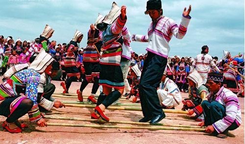 中国少数民族服饰介绍书籍,中国少数民族服饰纪录片