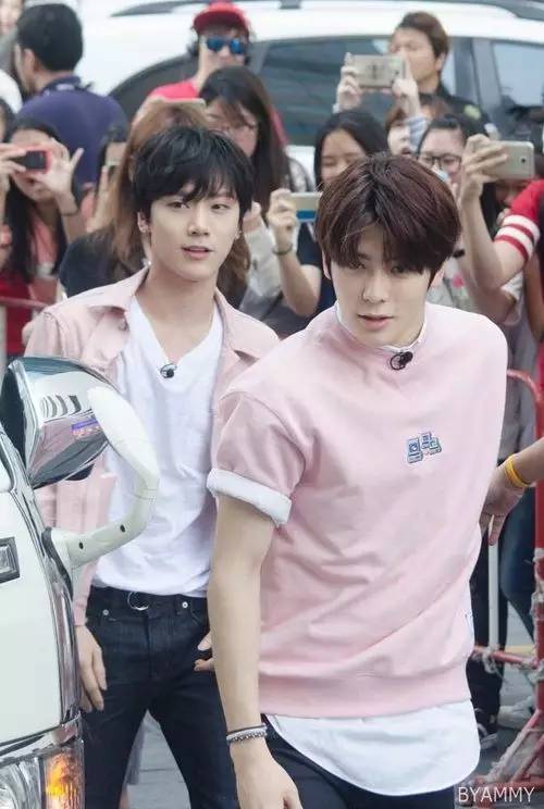 颜控|真心美美哒看欧巴们穿樱花粉