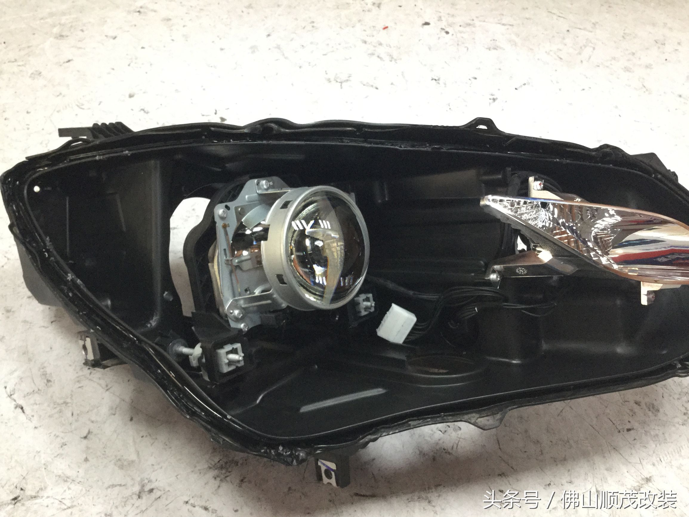 别克英朗改装led灯教程,别克英朗后备箱灯改led灯