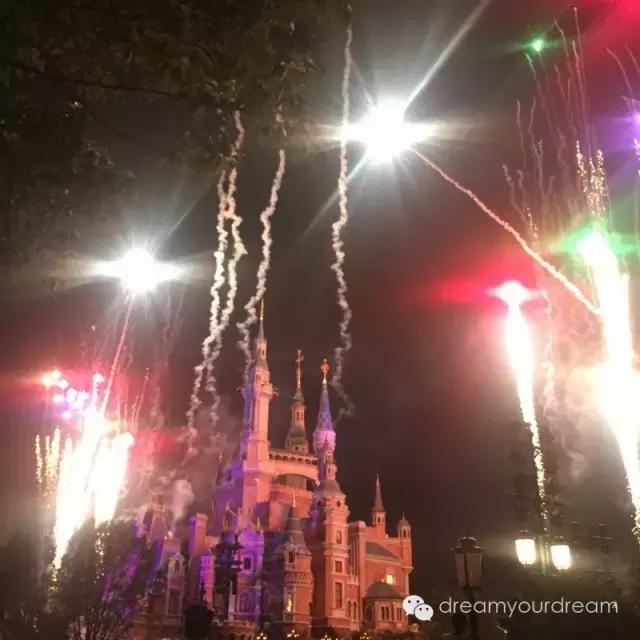 迪士尼世界好玩吗,迪士尼好玩吗真实评价