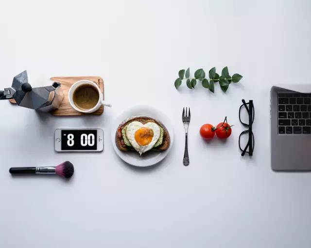 赚钱需要能力花钱需要智商,赚钱看人品花钱品味