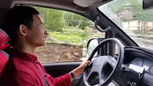 色达红色房子在哪,色达震撼的红房子