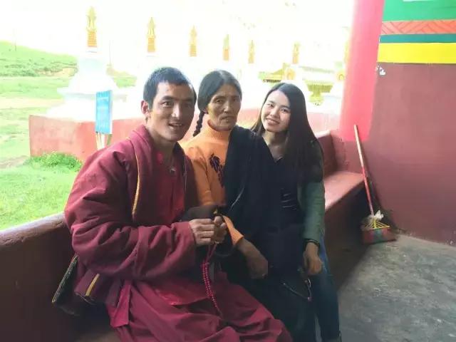 色达红色房子在哪,色达震撼的红房子