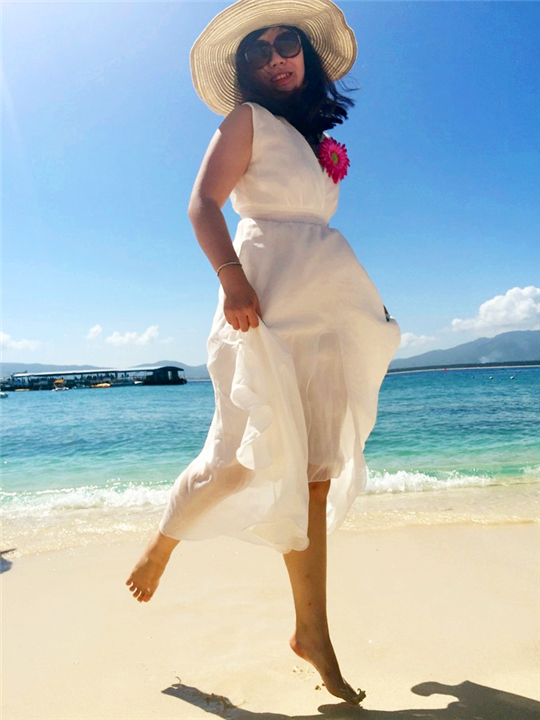 三亚旅行结婚纪念日,小两口结婚纪念日在家过二人世界