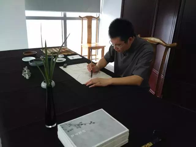 推荐当代优秀青年国画家赵少俨,赵少俨中国花鸟画技法