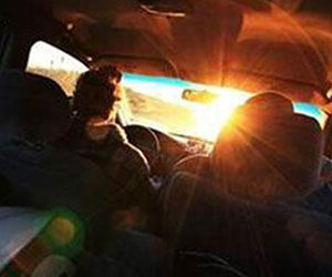 李晨、晓明哥来告诉你，遇到这些开车窘况明星们的护眼招数