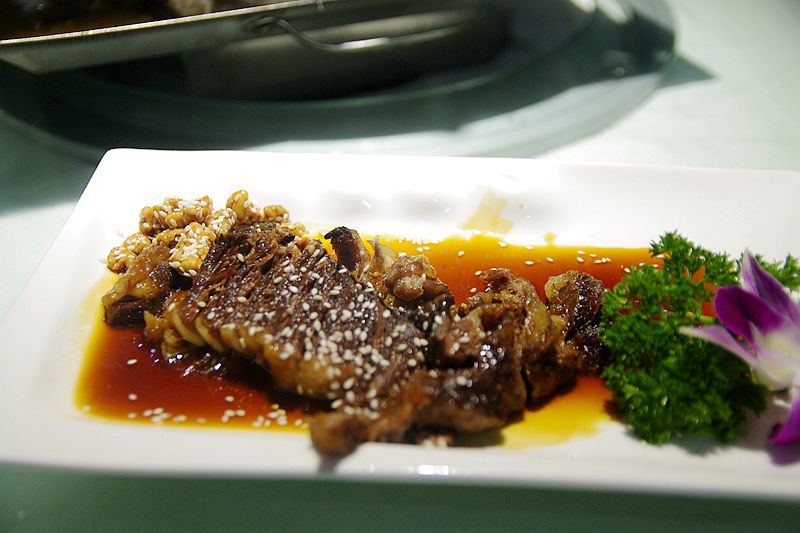 多变揽鲜又出新招:海鲜火锅霸王锅后这次出个五层塔!