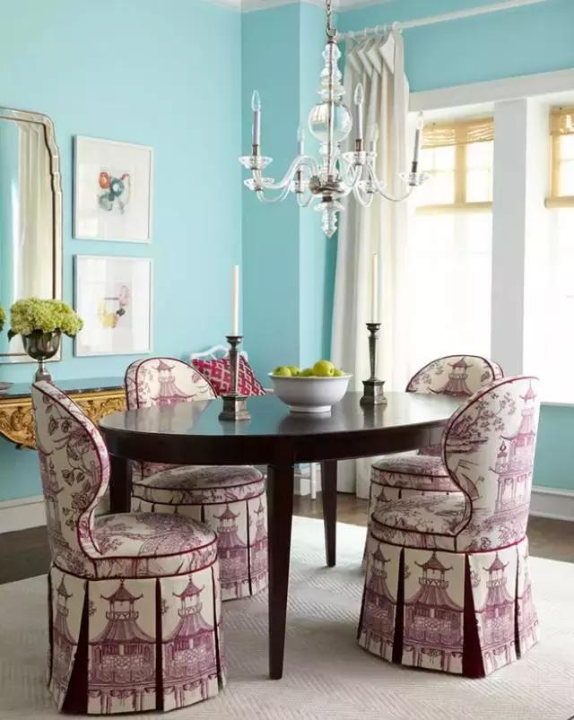 妻子非要这实木餐桌,要不然生活少了韵味!