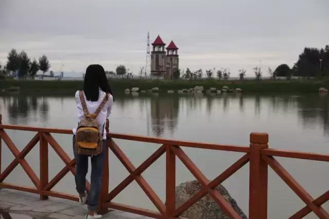 虽然我们很搓，但我们依然热爱装逼