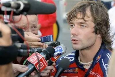 韩寒勒布,勒布与韩寒谁车技好