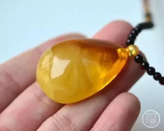 惊艳！史上又有一种蜜蜡美出天际，简直是蜜蜡界的范冰冰！