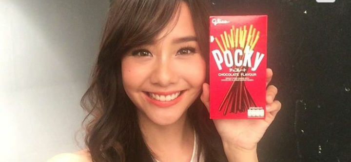 泰国萌妹子一枚,笑如蜜糖,《爱在旅途》女二号!近照心动了吗?