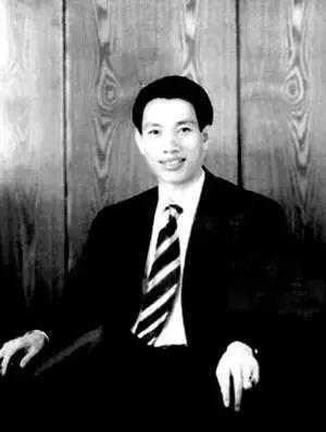 小学没毕业就成董事长,小学没毕业成为千万富翁