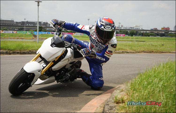 本田hr-v2023款1.5试驾,本田hrv1.5t麋鹿测试