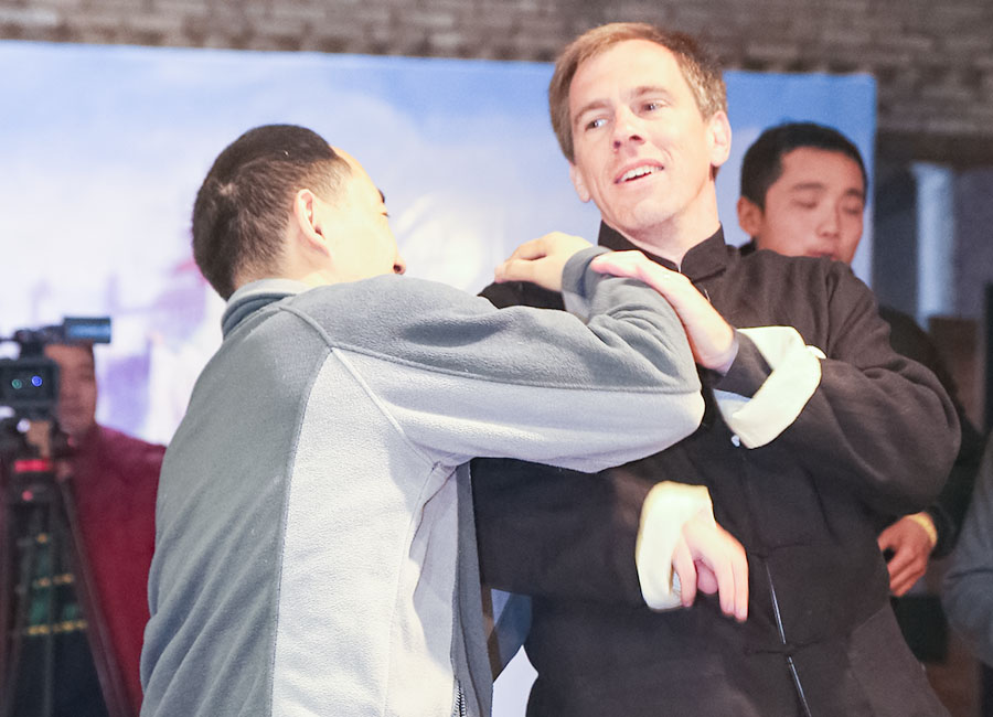 太极拳的缠丝功视频,太极拳怎么练有螺旋缠丝劲