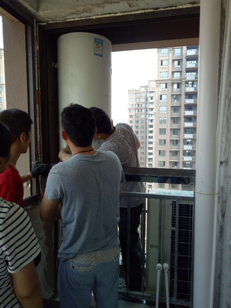 电热水器怎么安装和使用,卫生间安装电热水器的正确方法