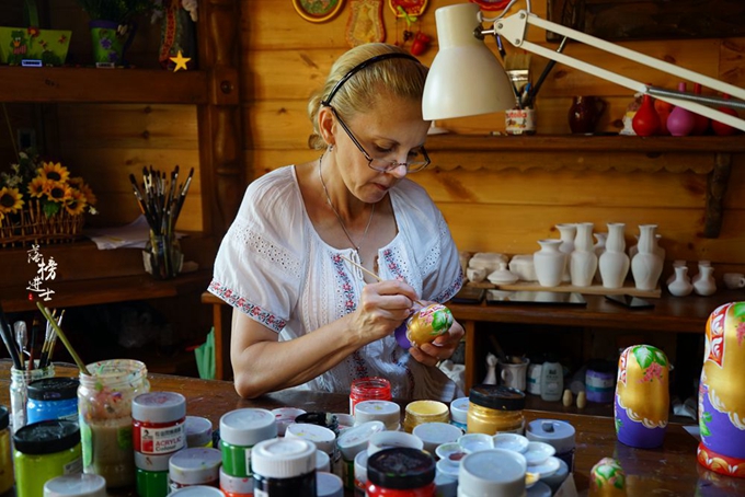 套娃成为俄罗斯传统工艺的原因,套娃为什么是俄罗斯的传统标志