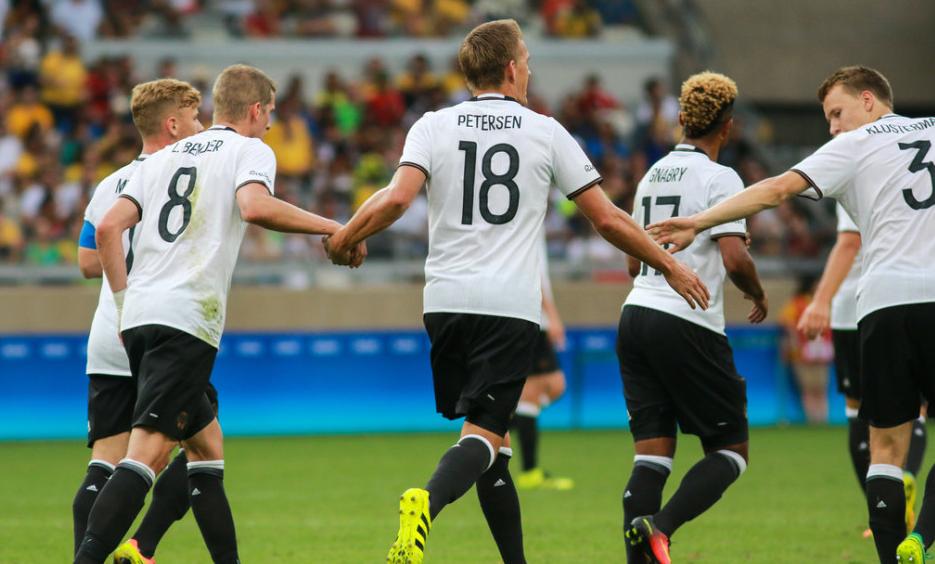 服不服，不服打到你趴下——奥运足球史上的大比分狂扫！